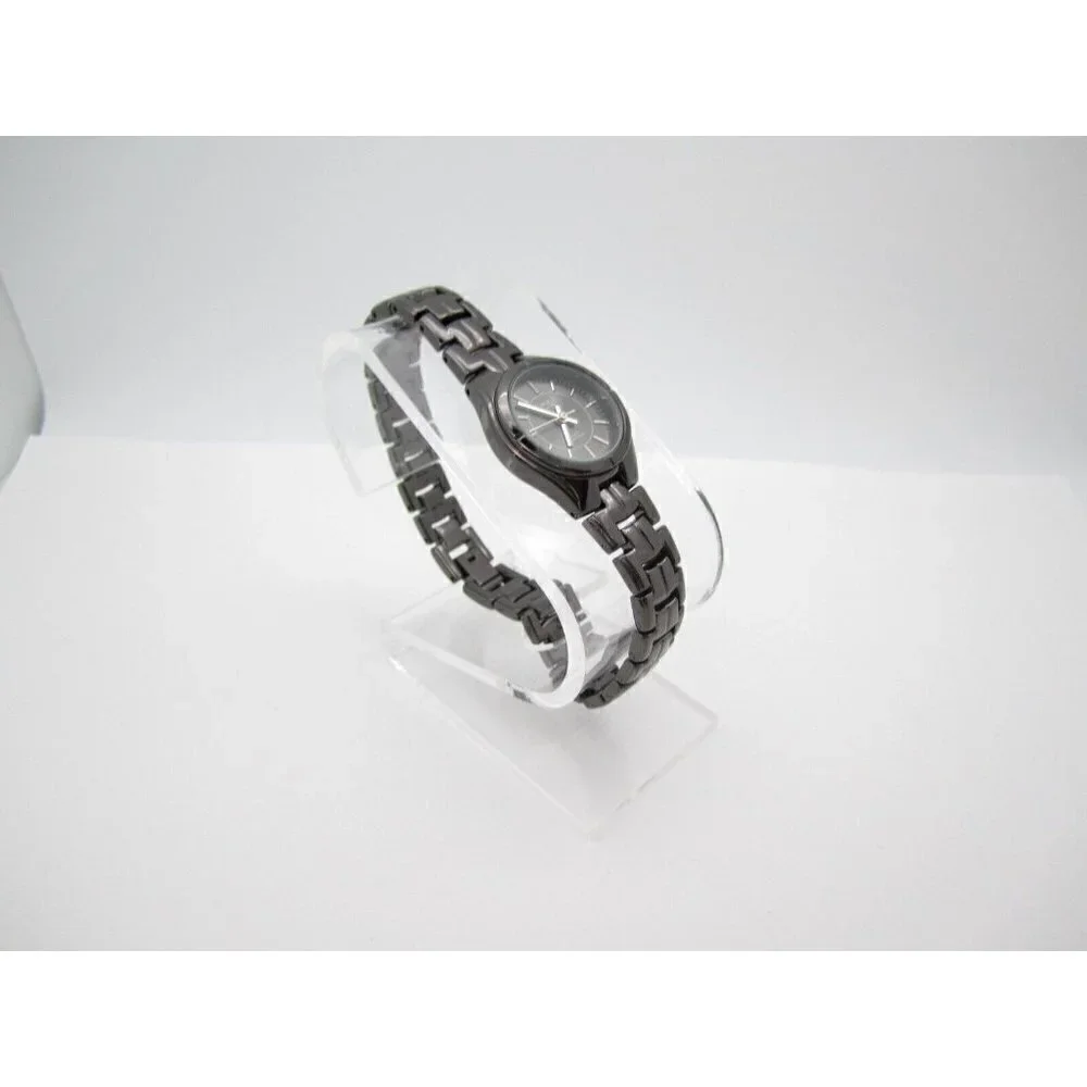 Women QMax Quartz WR Analog‎ 25mm Dial Causal Round Watch (F637)